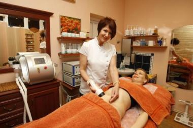 Be dietų: G.Ramanauskienė tikino, kad mityba riebalų traiškymo procedūroms didelės įtakos nedaro, tad ir po jų galima mėgautis sočiais patiekalais.