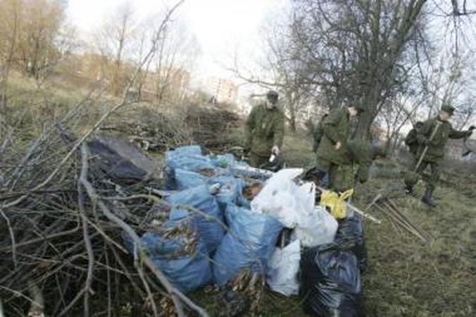 Nuo tarptautinio skandalo gelbėja kariai