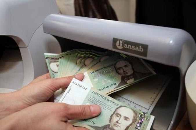 Direktorės fondas senka