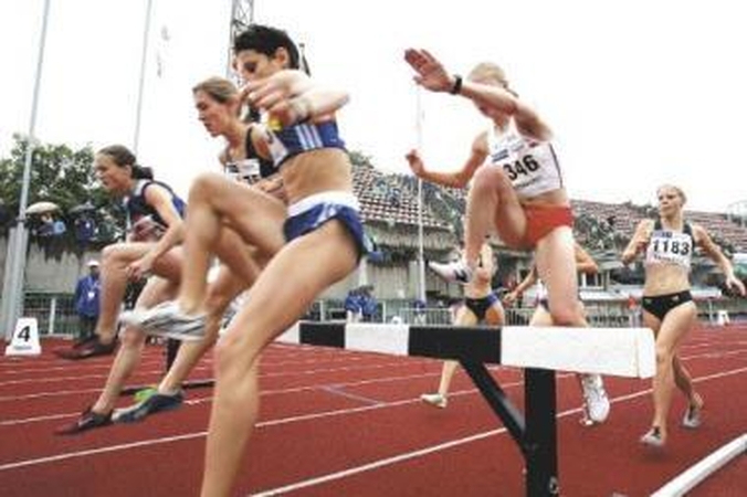 Lengvaatlečiai rengiasi varžybų karštymečiui