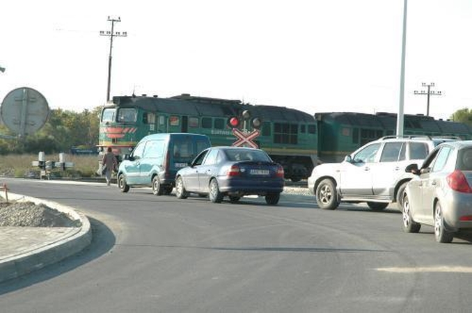 Laikiną pervažą įrengs šalia nuolatinės