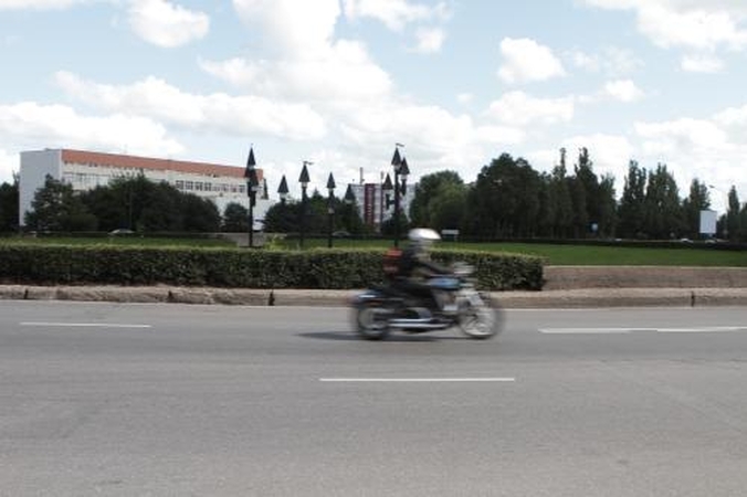 Uostamiestyje siautėjo motociklininkas