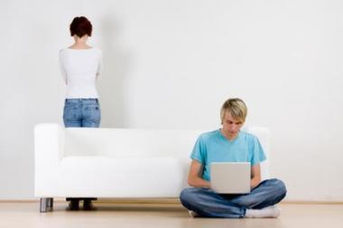 Žaidimas: poros dažnai transliuoja savo ginčus internetu dėl pramogos, bet psichologai įspėja, kad tai gali turėti nemalonių padarinių.
