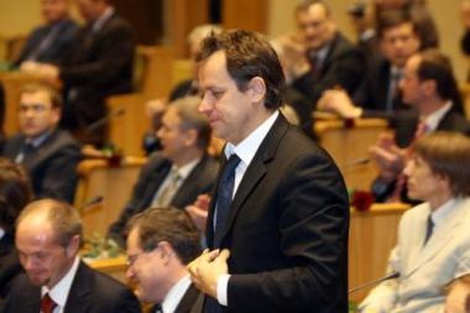 Parama: V.Tomaševskį nuo etikos sargų ėmė ginti opozicijai priklausantys parlamentarai.