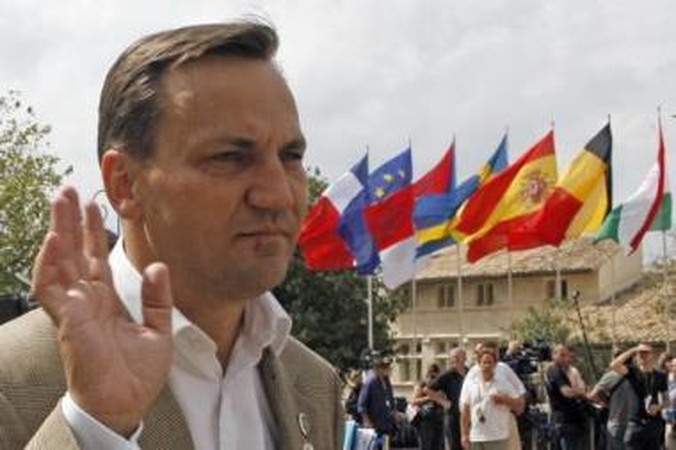 Priekaištai: kalbėdamas apie kaimynus R.Sikorskis numetė akmenį ir į Lietuvos daržą.