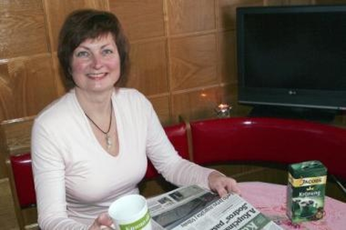 Ištikimybė: dabar kiekvieną rytą Lina pasitinka ne tik su "Kauno diena", bet ir jos metinę prenumeratą primenančia kava.