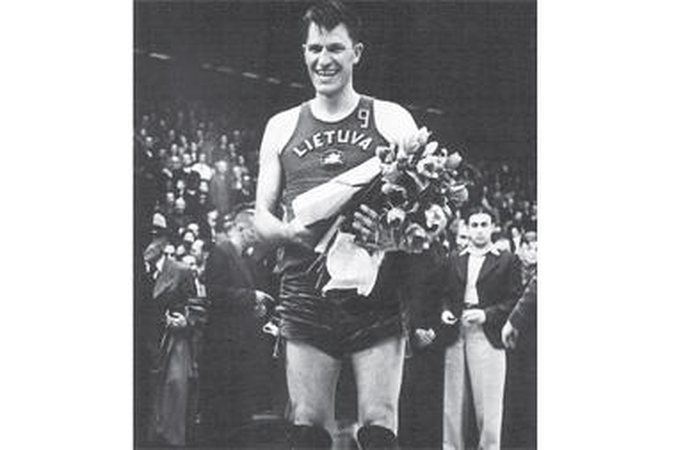 Krepšinio legendos ūgis baugino varžovus