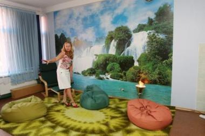 Padės: laikinai einanti Klaipėdos 1-osios specialiosios mokyklos direktoriaus pareigas Vaida Žižiūnienė džiaugėsi nauja įranga, kuri tarnaus neįgaliems vaikams.