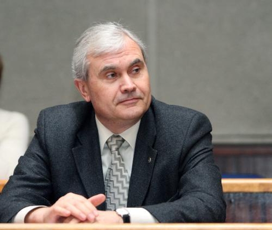 Mokamas gimdymas – su kartėliu