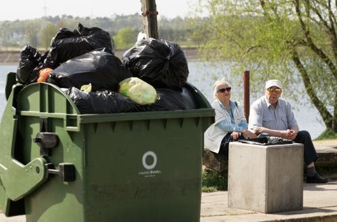 Paplūdimiai vilioja, bet maudytis nepatariama