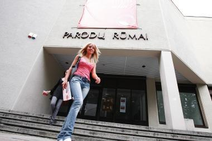 Permainos: greitai Klaipėdos dailės parodų rūmų pavadinimo nebeliks, jį pakeis vizualiųjų menų centro "Kultūrpolis" iškaba.