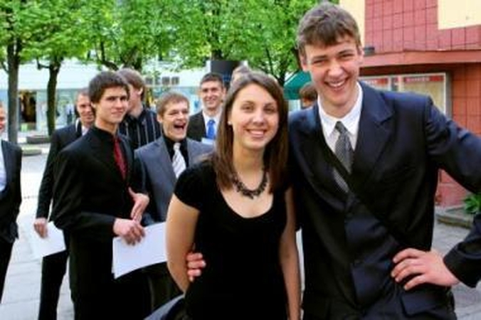 Posūkiai: pavasarį Kauno krepšinio mokyklą baigę A.Rinkevičiūtė ir D.Motiejūnas – talentingiausi savo amžiaus žaidėjai, tačiau jų karjera skirtinga.