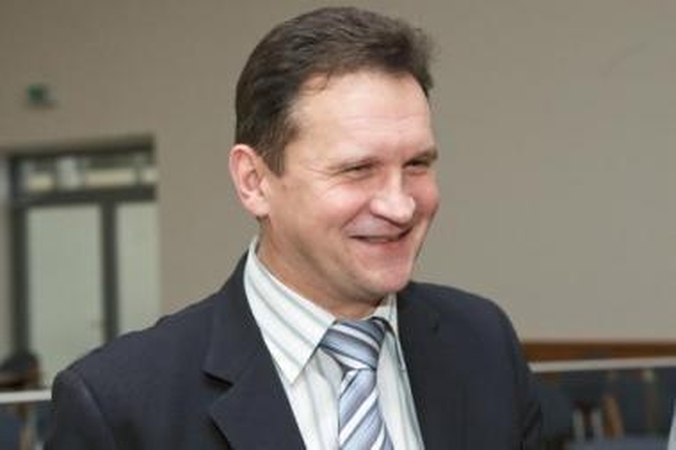 Rinkimų agitacija keliasi į mokyklas
