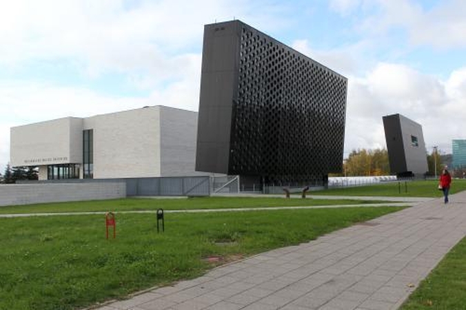 Davė pinigų vertybėms nusipirkti