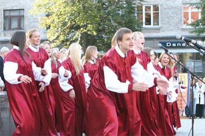 Po pergalių – koncertuoti kaimynams