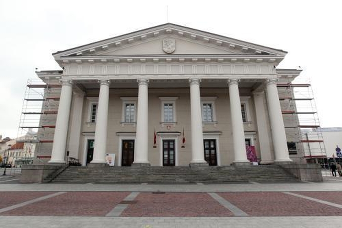 Rotušė laukia milijonų