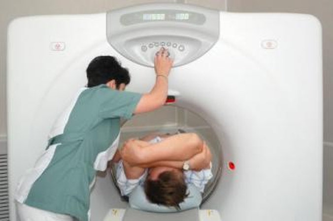 Nauda: magnetinis rezonansas mažiau žalingas, bet netinka metalo implantų turintiems žmonėms.