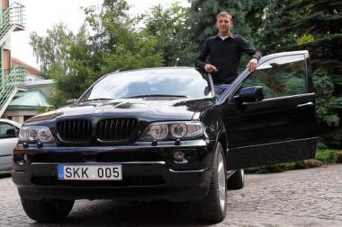 Komplimentai: per pusantrų metų R.Garbaravičius savuoju "BMW X5" nenusivylė.