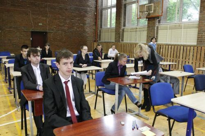 Egzaminai: šimtukų daugėja, neišlaikiusiųjų mažėja