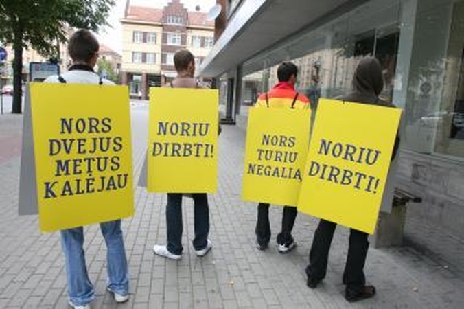 Plakatais - prieš diskriminaciją
