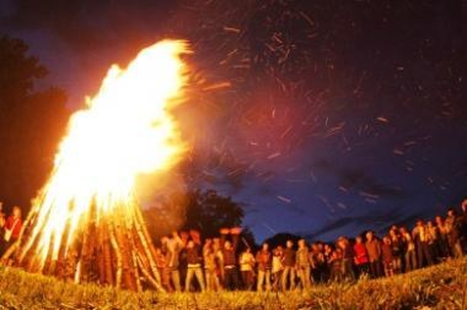 Idėjos: trumpiausią metų naktį šiemet siūloma sutikti ne tik prisimenant tradicijas. Rengiama ir diskžokėjų fiesta, žonglierių ugnies šou bei šokių muzikos maratonas.