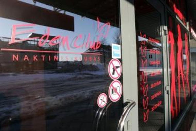 Atskleidė: klubuose atliktos kratos patvirtino pareigūnų įtarimus dėl prostitucijos.