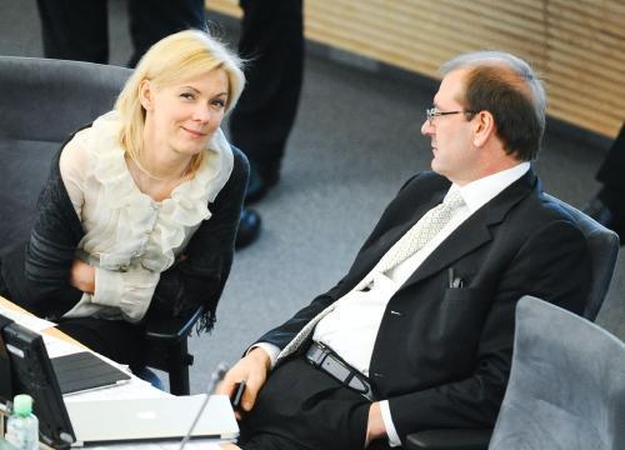 Komitete – tyli rokiruotė