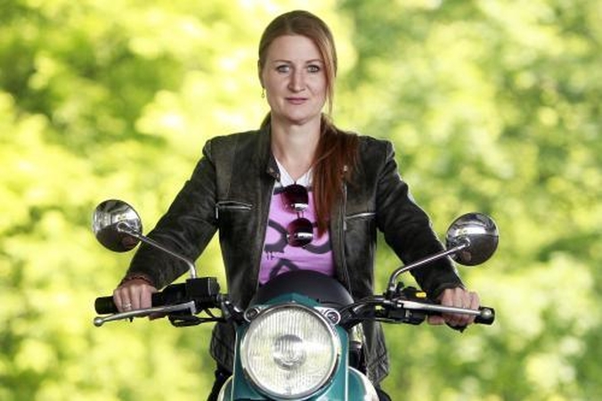 Motociklą nusižiūrėjo indų filme