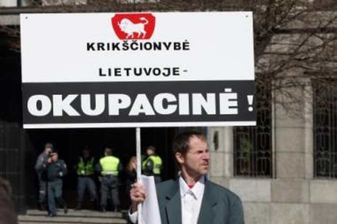 Reikalavimai: V.Rutkauskas reikalauja, kad iš Kauno herbe esančio stumbro galvos būtų "išrautas" kryžius.