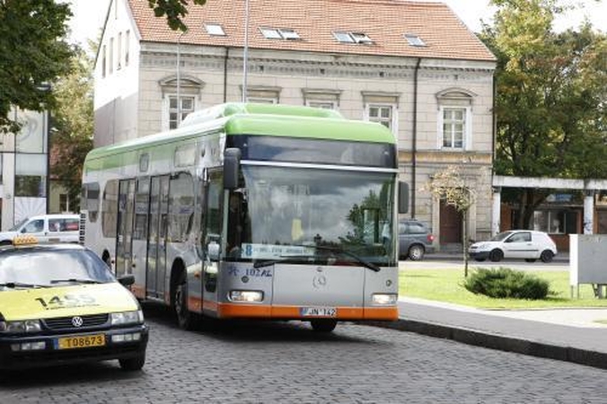 Naktiniams autobusams nėra pinigų