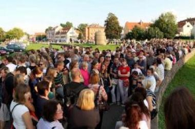 Pasisekimas: rekordinė ekskursija sulaukė ir garbaus amžiaus kauniečių, ir kojų mūsų mieste nespėjusių apšilti studentų dėmesio.
