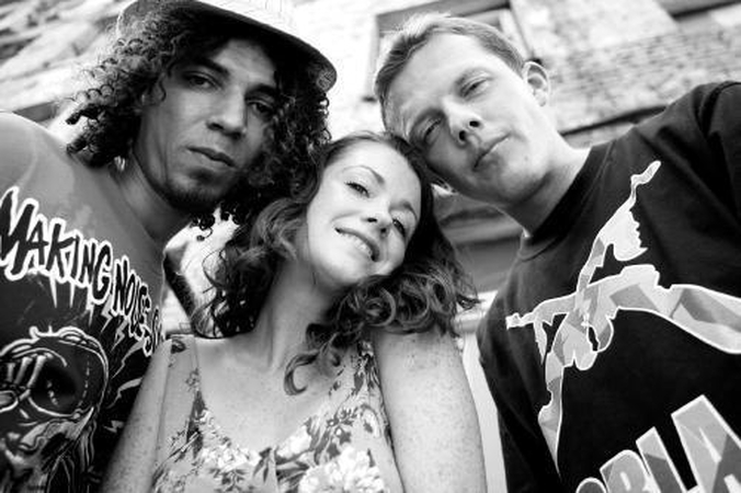 Po 5 metų tylos atsikuria "Skamp"