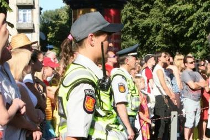 Nuostoliai: šventės metu klaipėdiečiai raginami saugoti kišenes nuo ilgapirščių.