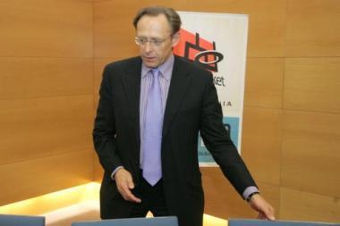 Versija: R.Alekna įsitikinęs, kad jo planams sėsti į mero kėdę kliudo ne studentas iš Australijos, o juo prisidengę politiniai priešai.