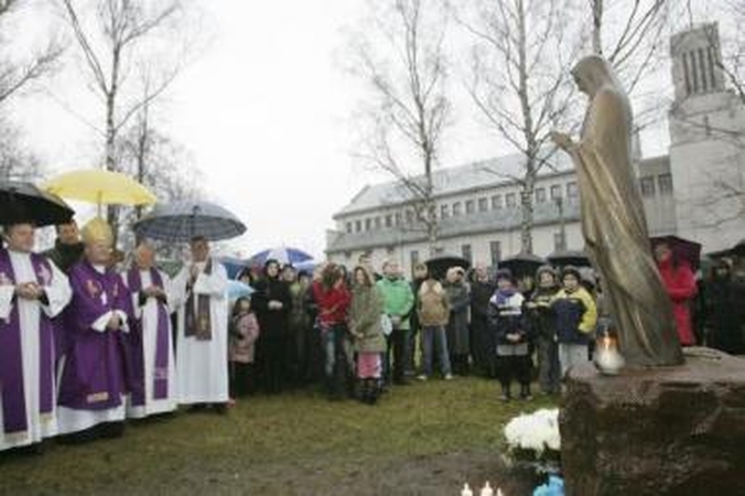 Policijos duoklė bažnyčiai