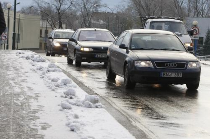 Pirmasis sniegas rūpesčių nekėlė