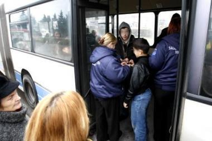 Perspektyva: konfliktų tarp nepilnamečių ir kontrolierių gali tik daugėti, nes vis daugiau vaikų įsigudrina važinėti be bilieto.
