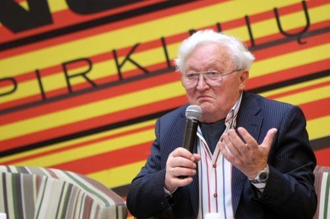 A.Čekuolis nebijo būti kalamas prie kryžiaus