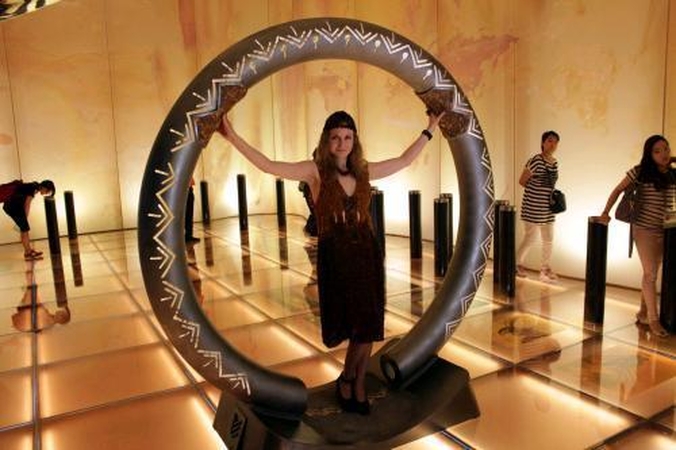 Gintarinė suknelė stebino korėjiečius