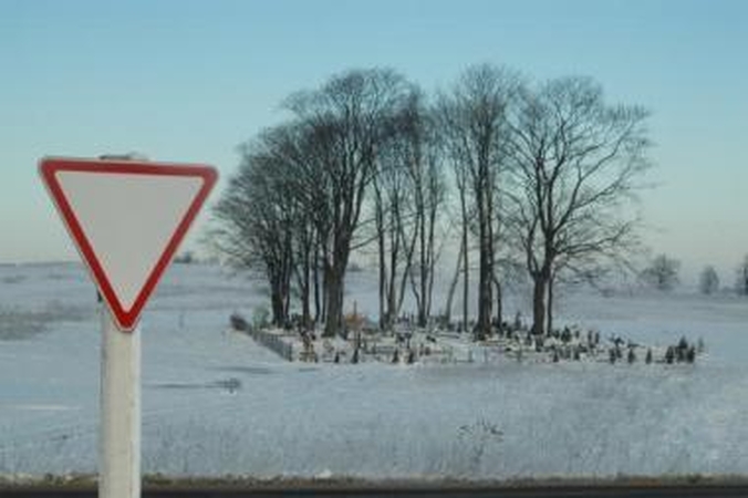 Interesai: teismas panaikino Slengių kapinaičių plėtros detalųjį planą.