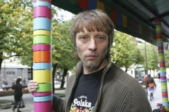 Autobiografinis: vienatvė, pavydas, nepasitikėjimas savimi, žvalgymasis atgal, bandymas sukurti save iš naujo – paties išgyventi jausmai ir potyriai atsispindi M.Mikołajczyko solo...