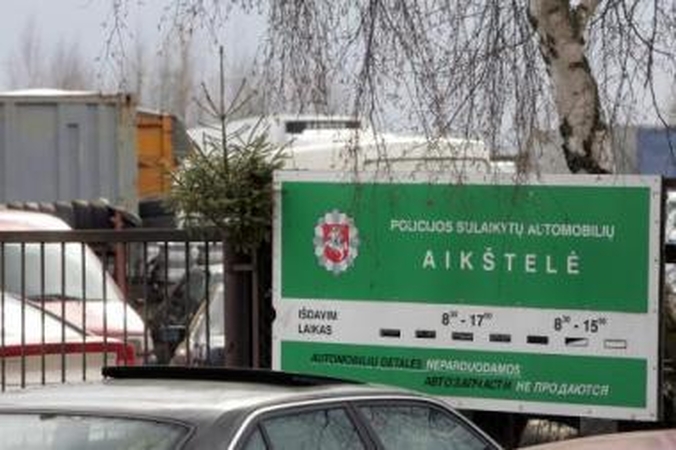 Pasirinkimas: jei automobilis kainuoja mažiau nei 10 tūkst. litų, jums patikusį galima išsivežti tiesiai iš saugojimo aikštelės.