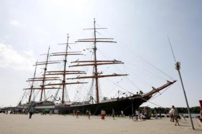 Įspūdingas: praėjusiais metais burlaivių regatoje "The Tall Ships' Races Baltic" sužavėjęs laivas "Sedov" neaplenkė Klaipėdos ir šiemet.