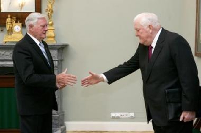 Nemalonumas: V.Adamkui (kairėje) ir A.Brazauskui gali tekti atvykti į apklausą.