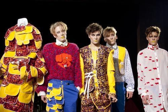 Mados kalvė vėl kuria ugnį