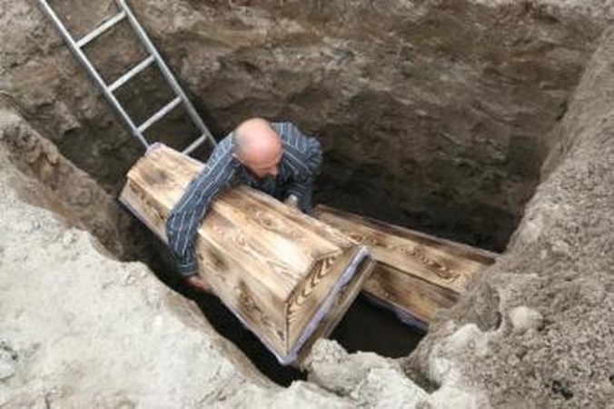 Likimas: nepažinę savo tėvų ir negavę vardų nei pavardžių dvynukai Lėbartų kapinėse buvo palaidoti kaip nežinomi vyrai.