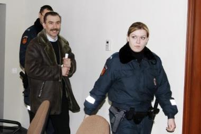 Areštas: kyšiu įtariamas A.Zenkevičius sulaikytas 15 parų, kyšį atnešęs verslininkas – 5 paroms.