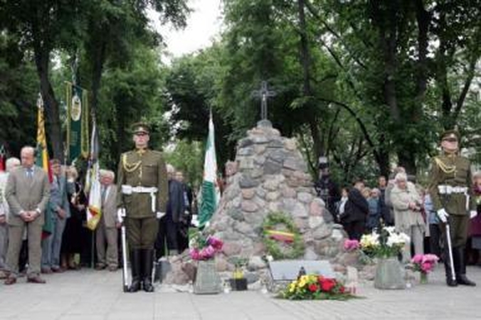 Atminimas: sovietmečio represijų aukas vakar pagerbė keli šimtai žmonių ir aukščiausi šalies pareigūnai.
