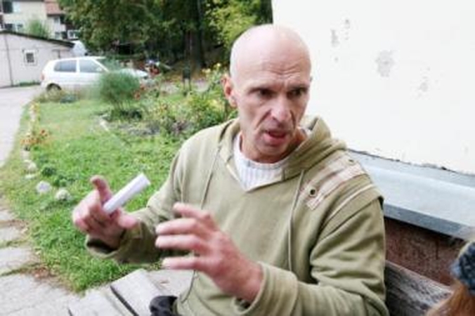 Keistuolis: daug kas Juodkrantėje A.Žiliaus elgseną laikė neįprasta. Kai kurie gyventojai pastebėjo, kad po pernai spalio 5-ąją įvykusių žudynių jis labai pasikeitė.