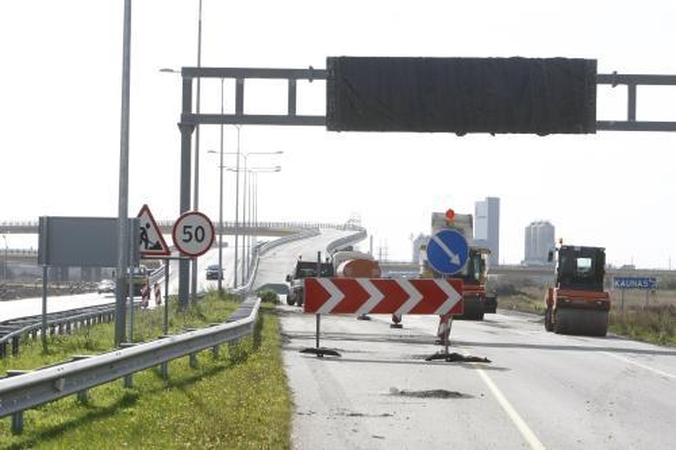 Uždaryta įvaža į Jakų žiedinę sankryžą